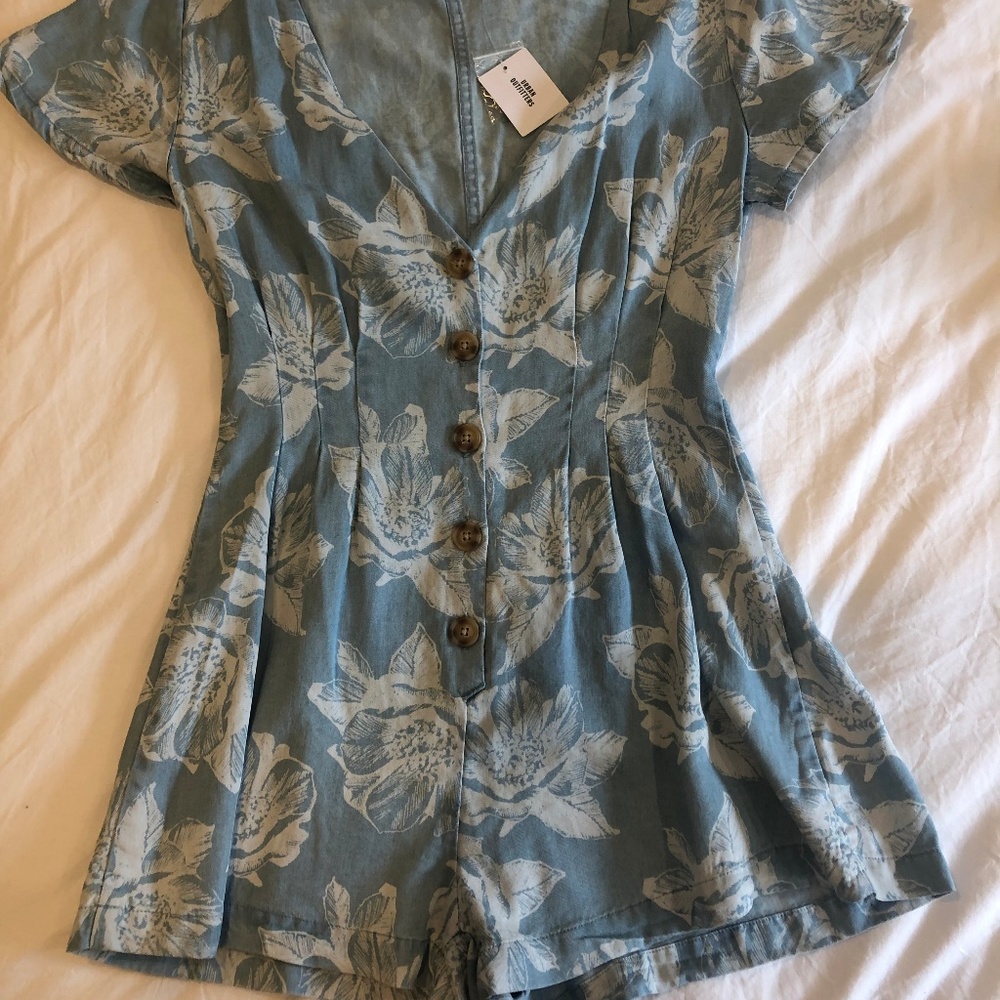 Urban Outfitters Hawaiian print, short romper